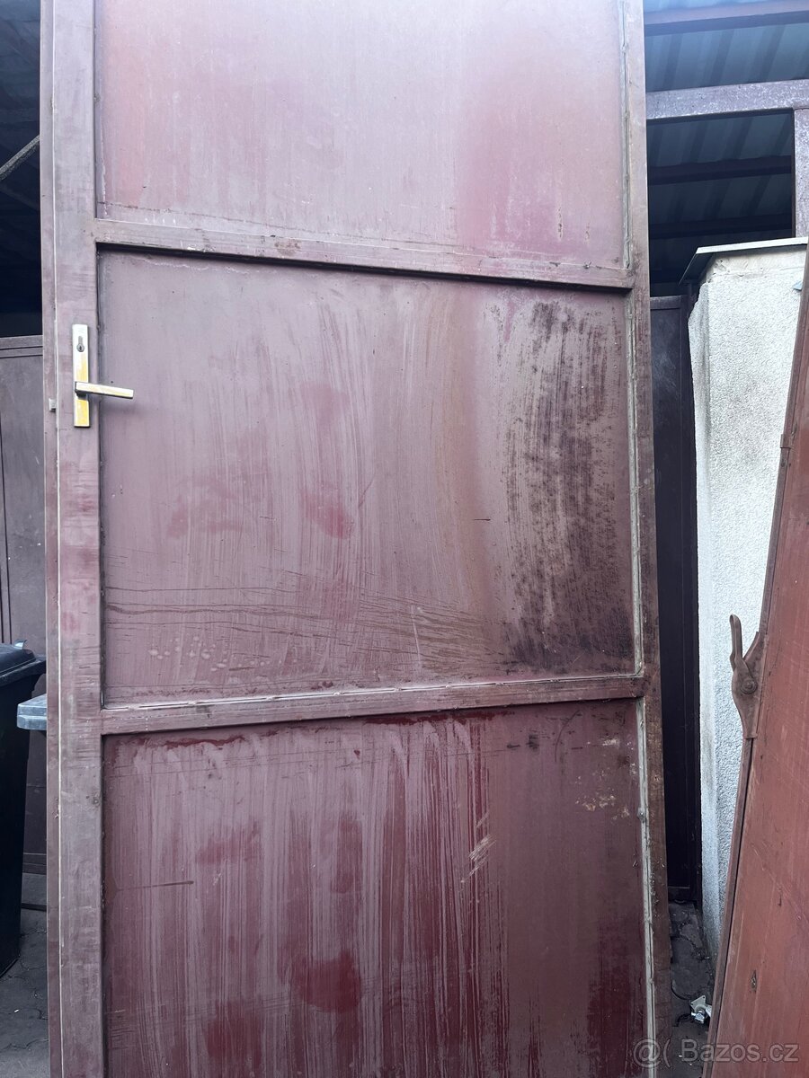 Dvoukřídlá kovová vrata – 2,8 × 2,8 m - 4