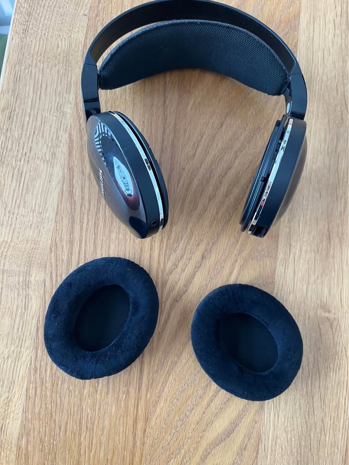 Sluchátka k televizi Philips SHD8850 pro seniory - 4