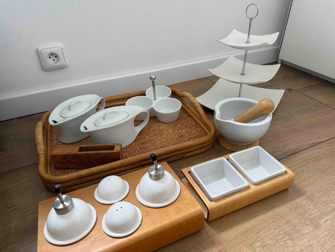 Kořenky, tác, etažér a doplňky do kuchyně - 4