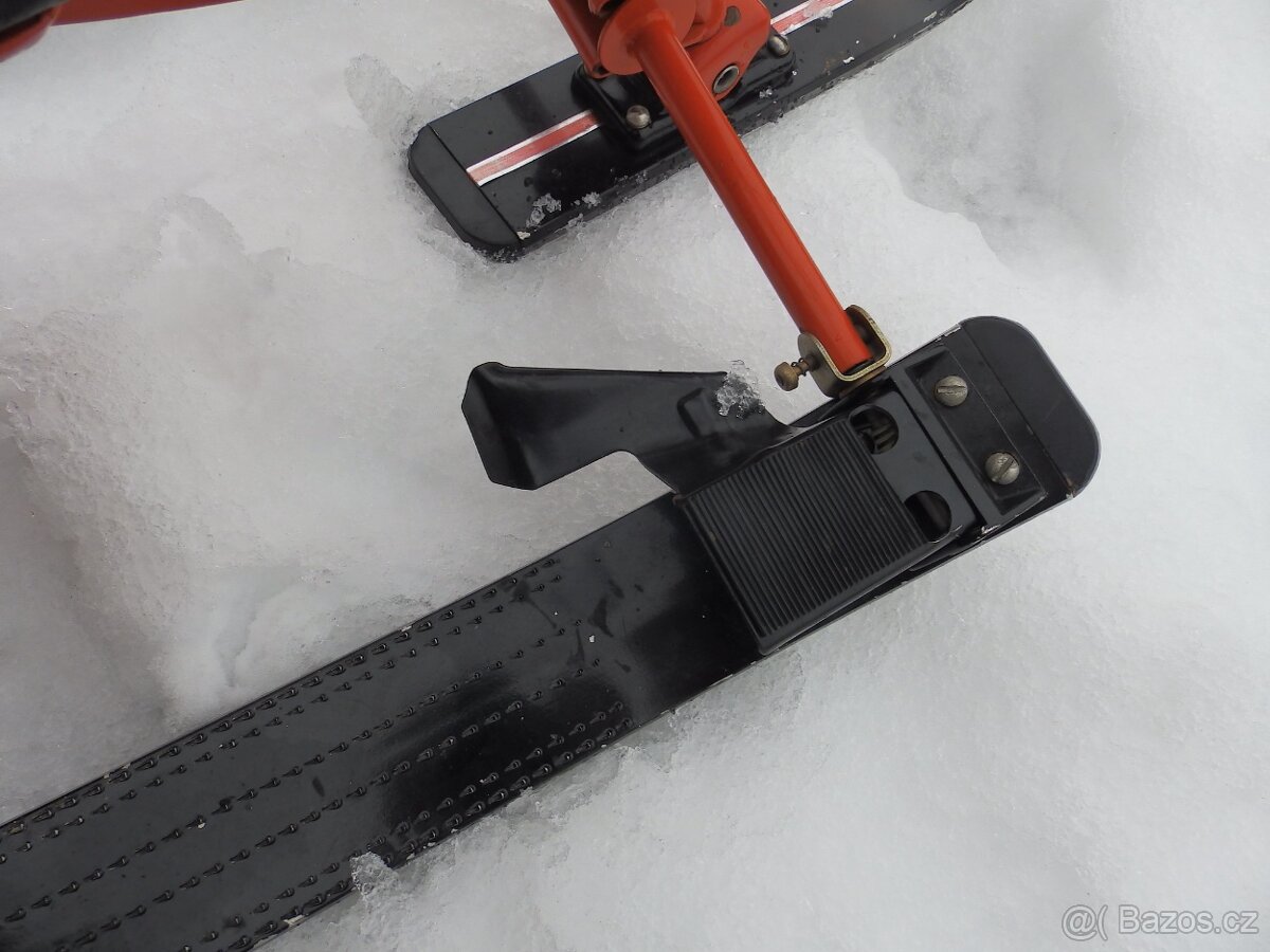 Skibob sportovní, 2 brzdy, seřízení šíře stopy (rychlosti) - 4