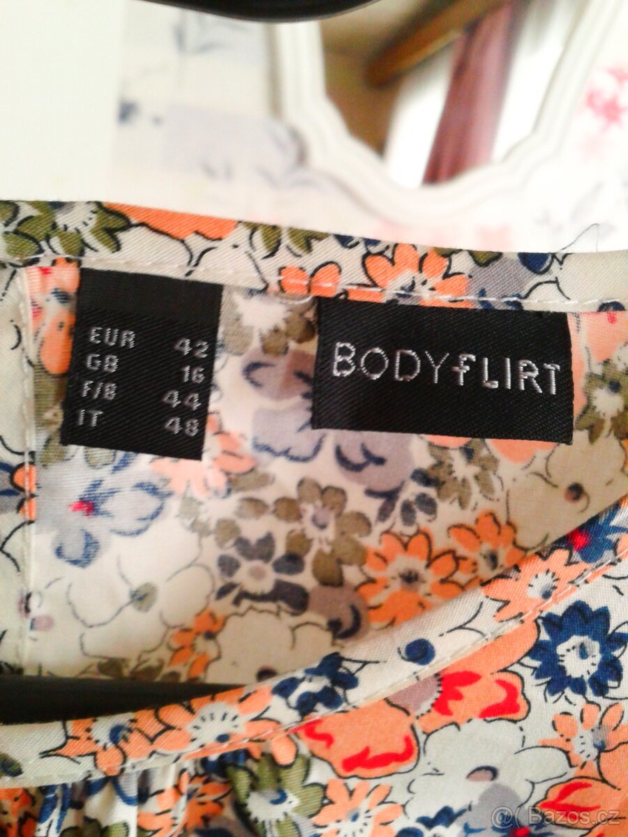 Slušivé bavlněné šaty s páskem 42 - 4