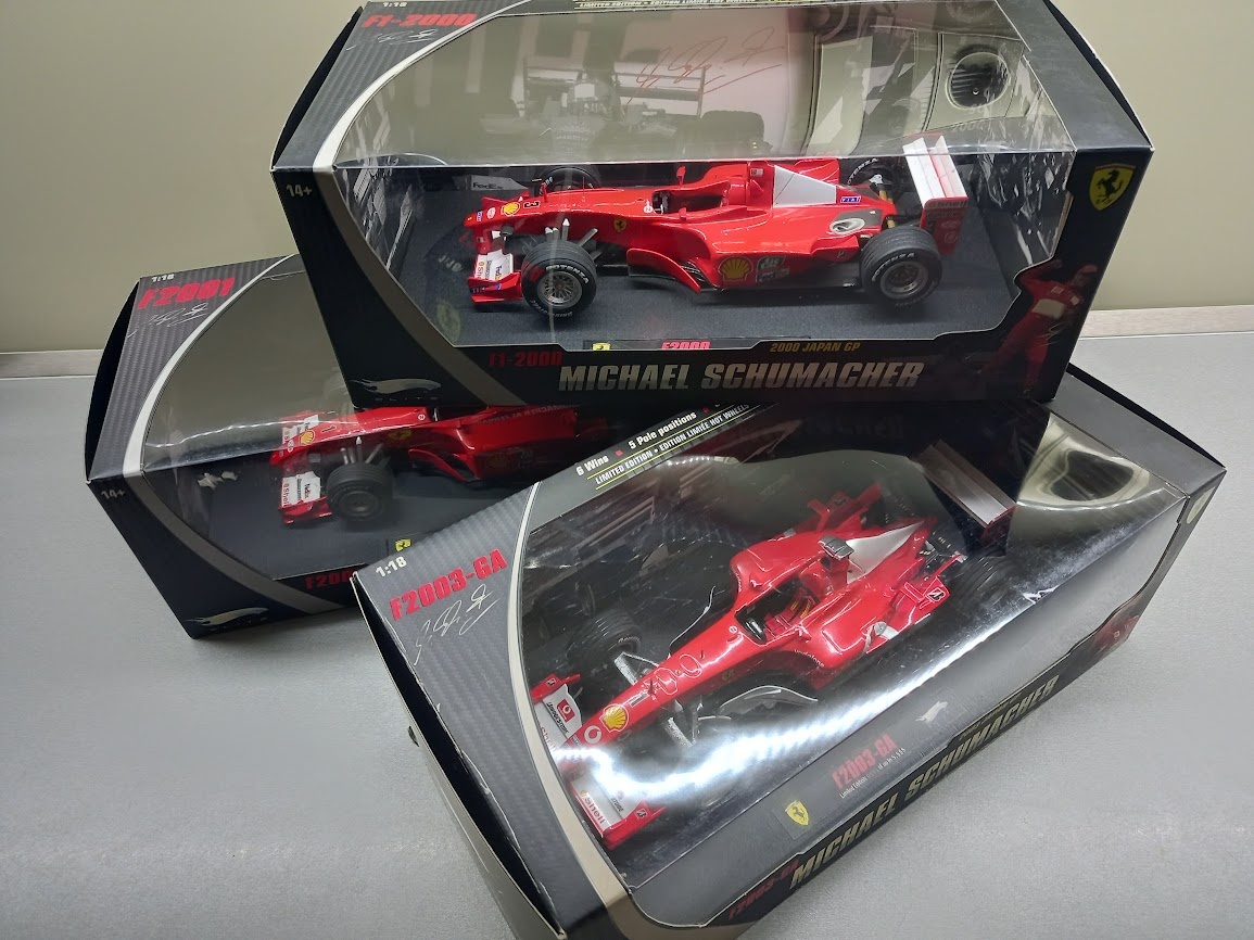 3x F1 FERRARI F2000 2001 a 2003GA SCHUMACHER HW ELITE 1:18 - 4