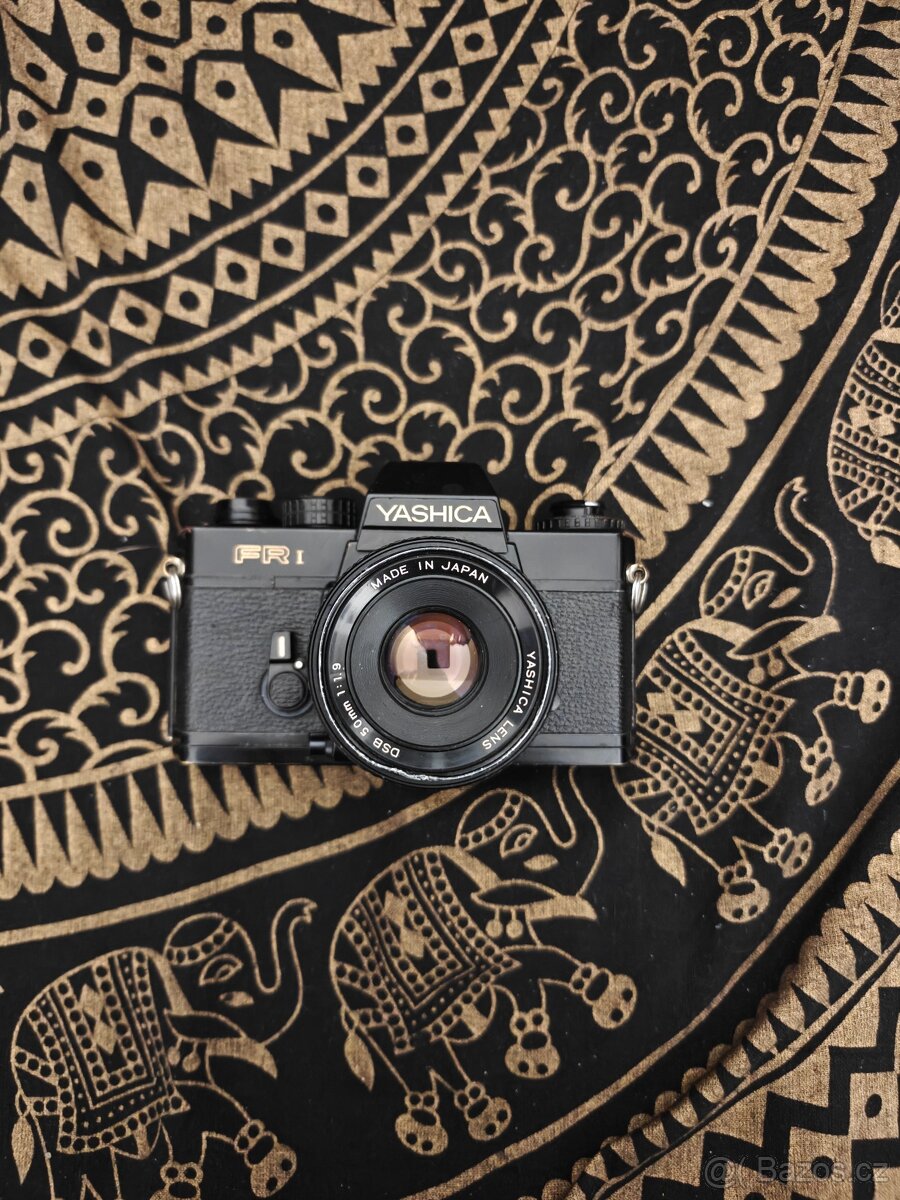 Yashica FR1 a objektiv 50mm f1.9 - 4