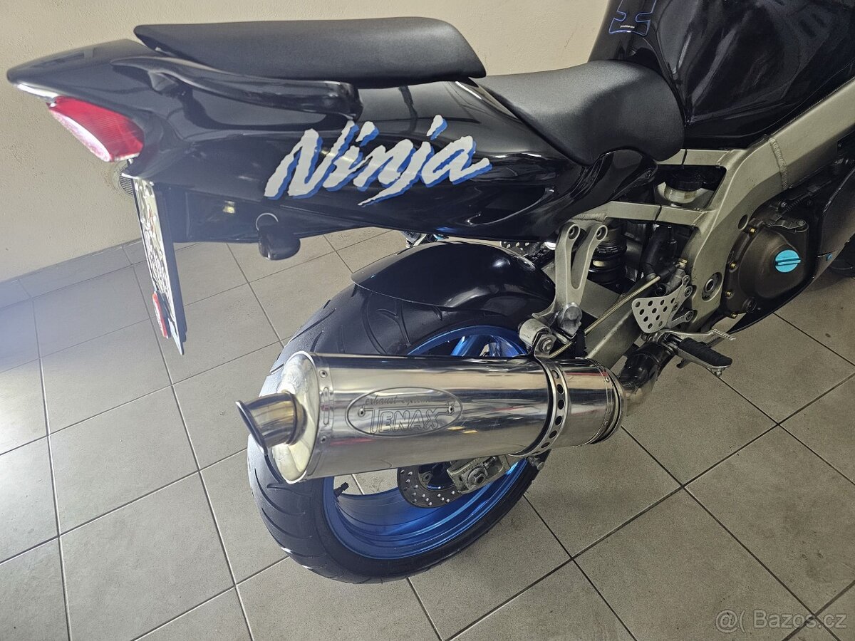 Kawasaki ZX-9R Ninja - 4