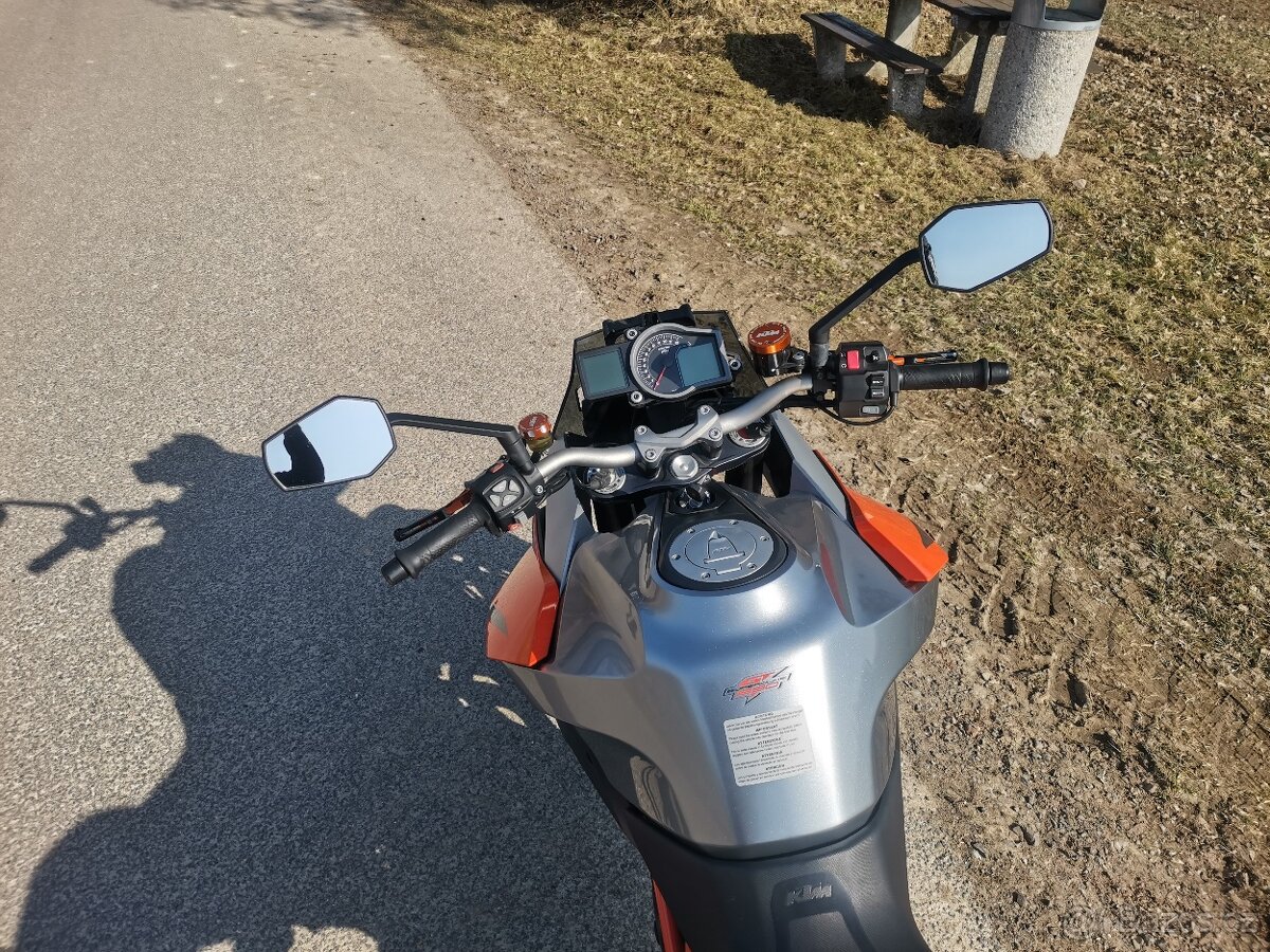 Ktm-1290-super-duke-gt - 4