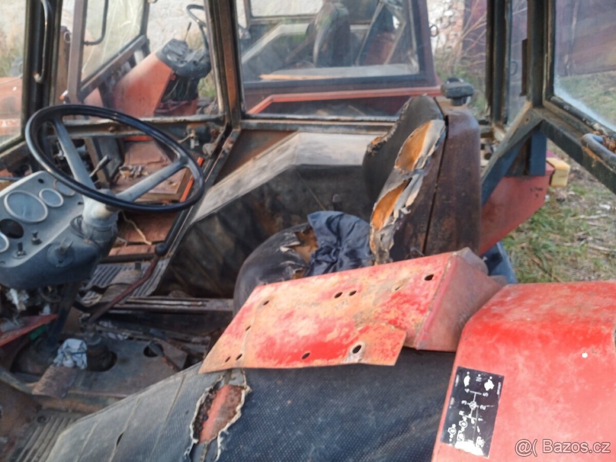 Kabiny z traktorů Zetor 7011 - 4