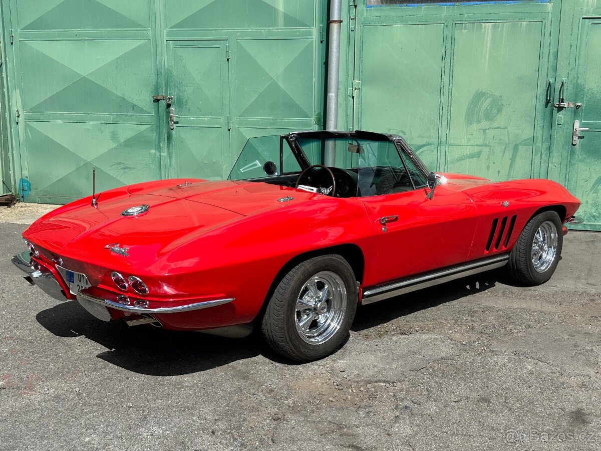 Chevrolet Corvette C2 Sting Ray - 4