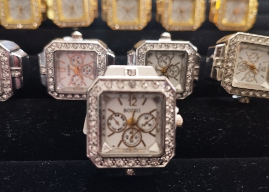 Prsten a hodinky - 4