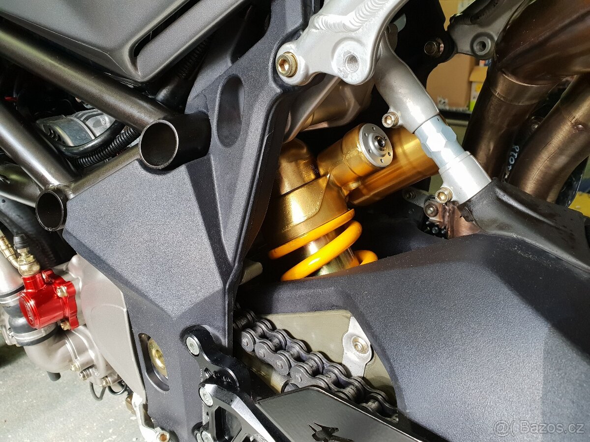 MV Agusta F4 1000 R - 4