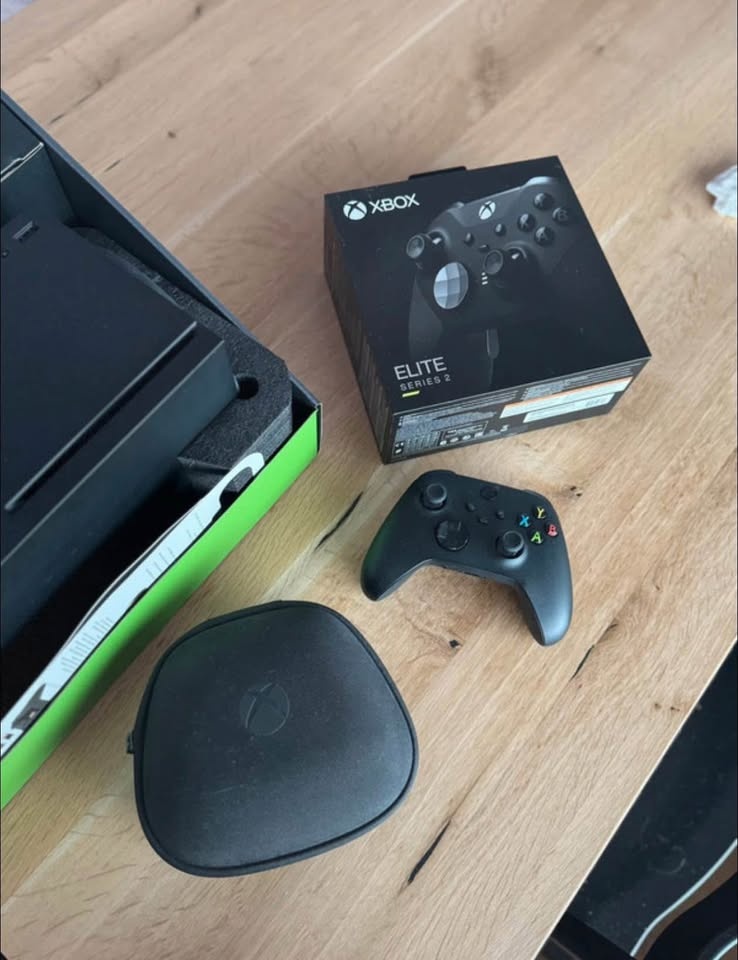 Xbox Series X 1TB SSD Black - 4