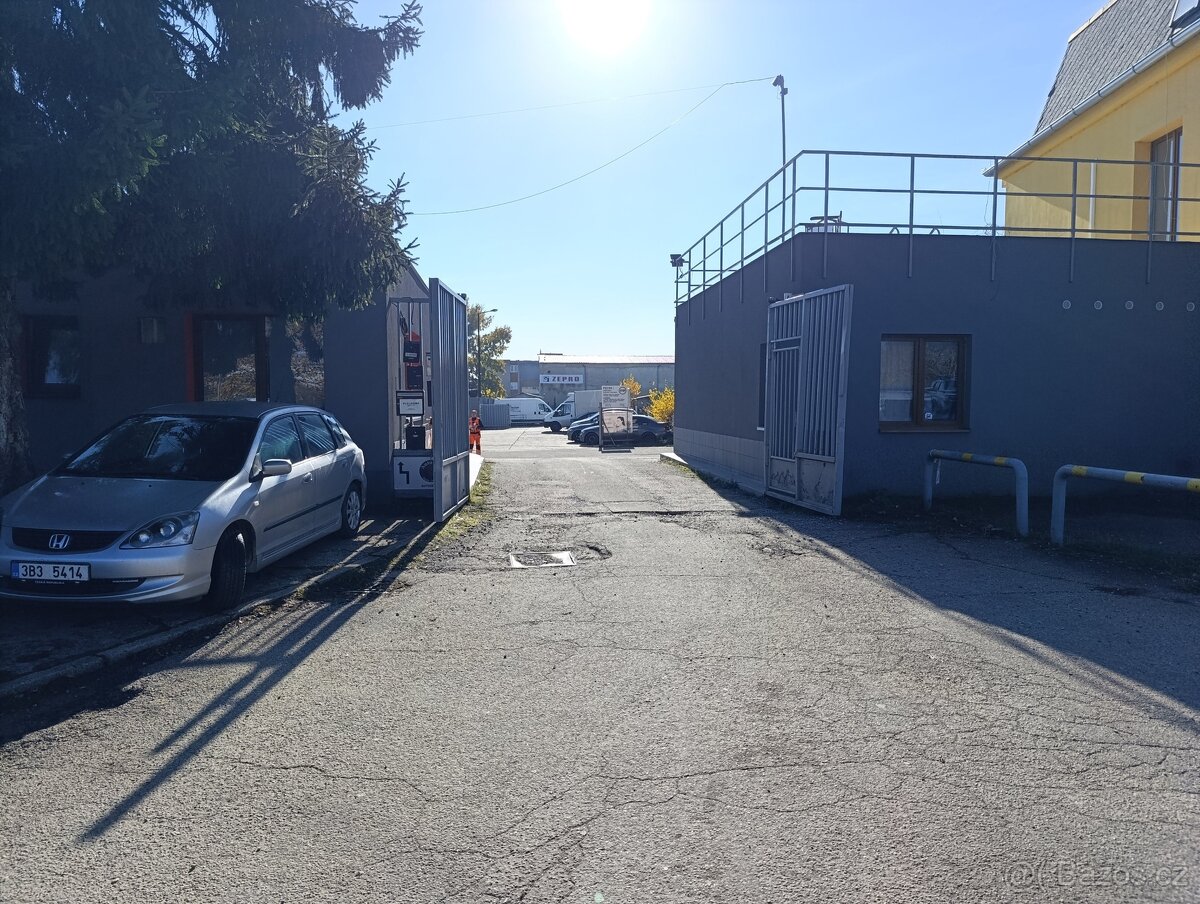 Brno - Přízřenice, pronájem odstavné plochy, haly a kancelář - 4