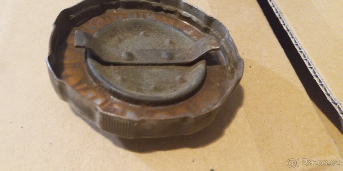 Víčko nádrže Jawa Pérák Zbrojovka, Janeček rádlované - 4