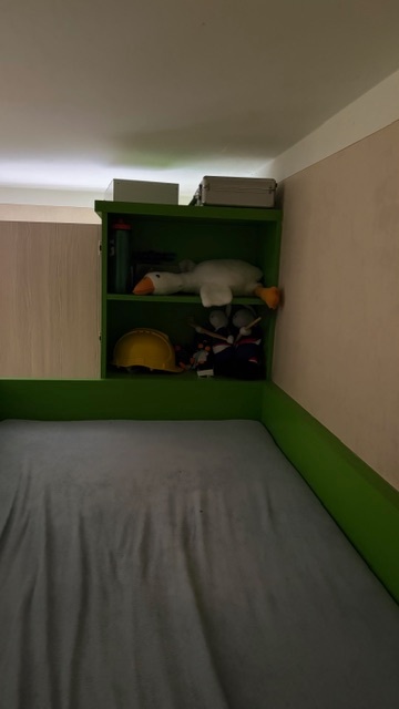 DĚTSKÝ POKOJ, PATROVÁ POSTEL, SKŘÍŇ, DVA PSACÍ STOLY - 4