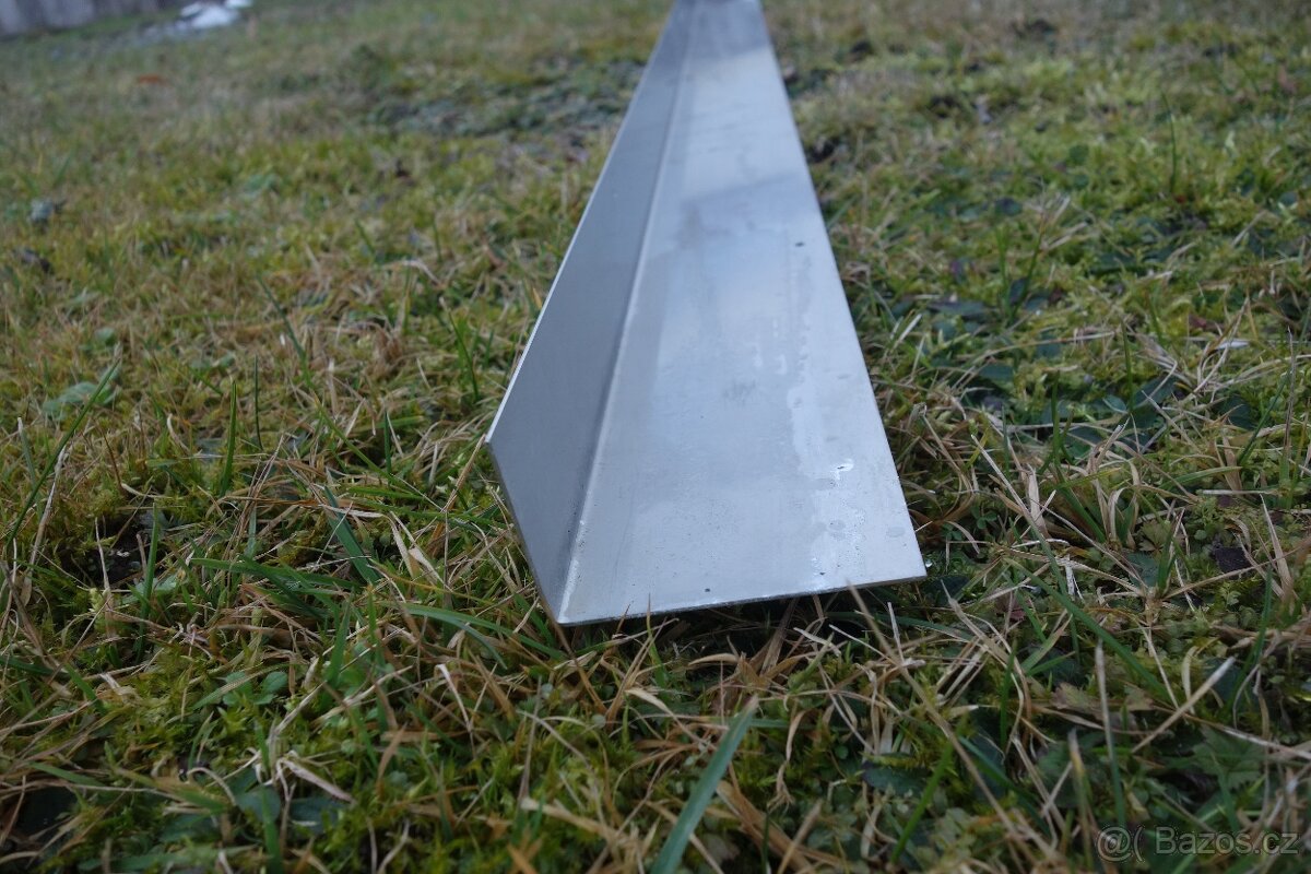 Lišta rohová nerez 212x7x4 - 4