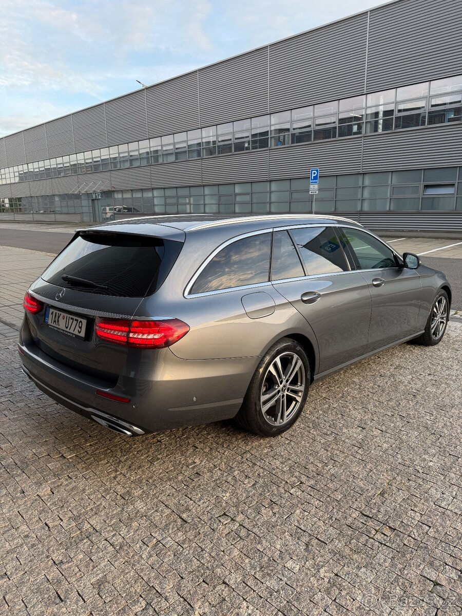 Mercedes-Benz E 220d 4MATIC Combi, r.v. 2022 - 4