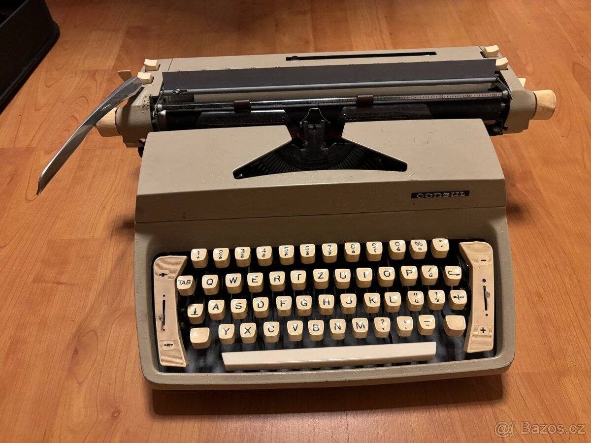 Psací stroj Consul 222.2 - 4