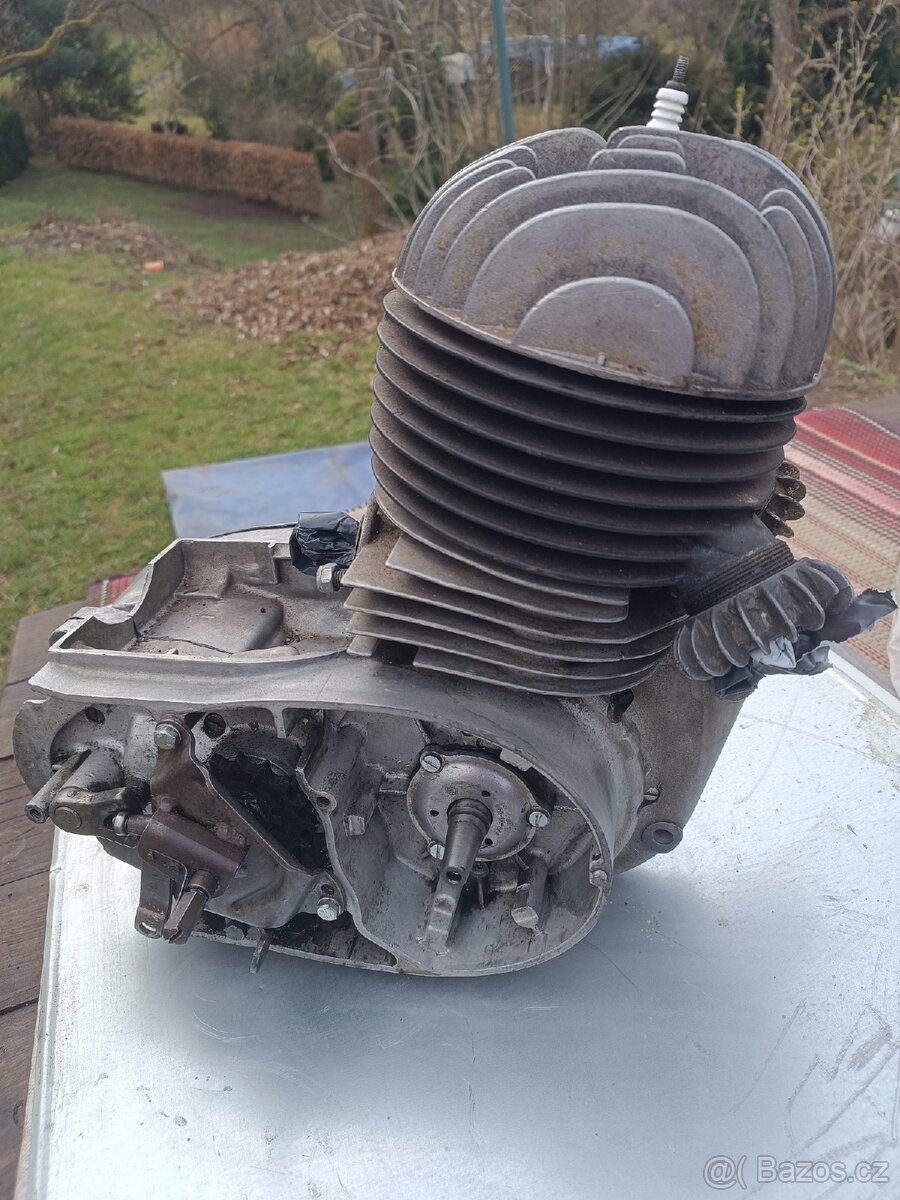Motor Jawa ČZ 175/356 - 4