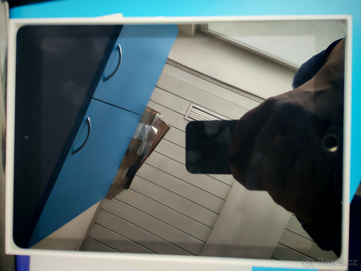 Apple iPad 9,7" 6. generace, 32GB - 4