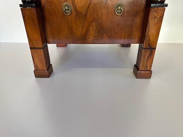 Malá komoda biedermeier okolo roku 1820. - 4
