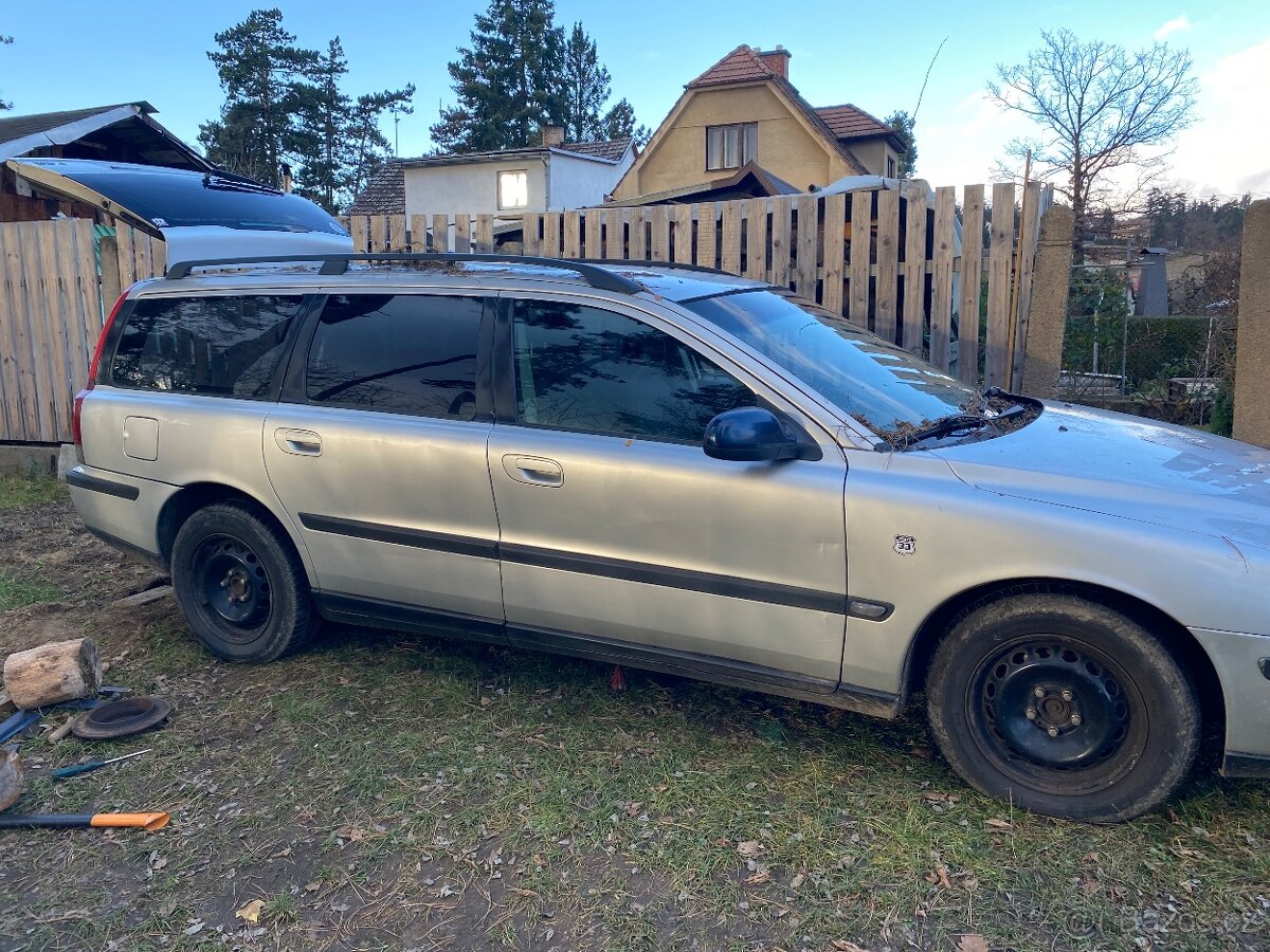 Volvo v70||, 2,5 TDI - 4