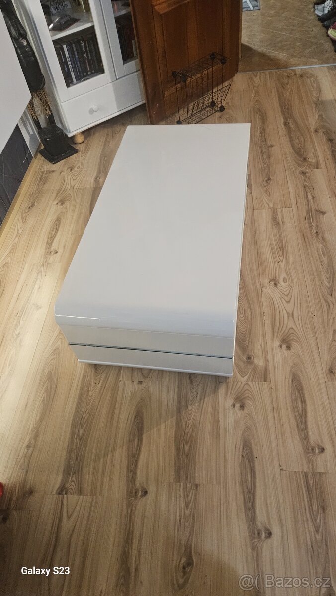 Konferencni stolek - 4