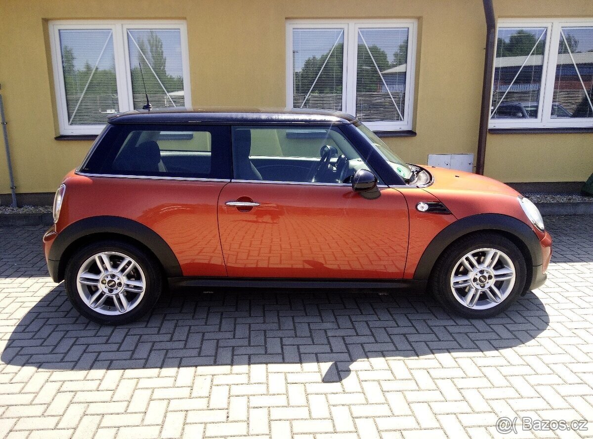 Mini Cooper one 1.6 90kw TOP STAV - 4