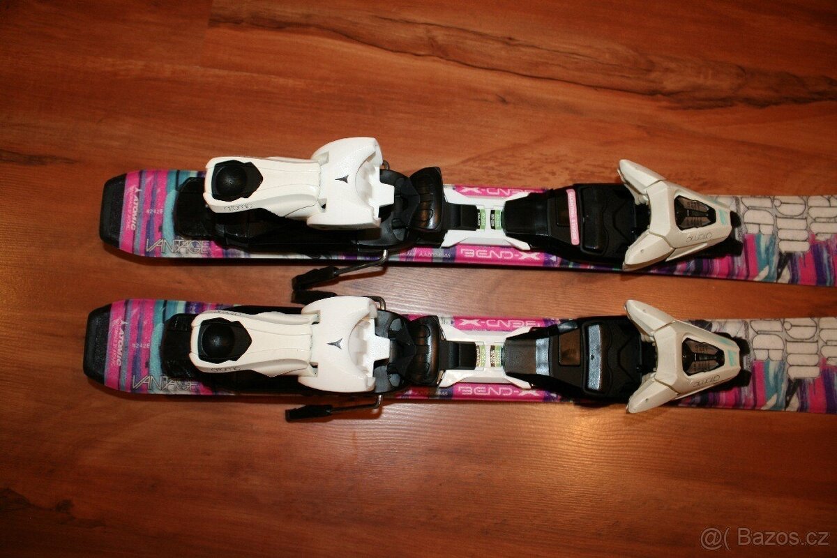 divcí lyže Atomic 70 cm , lyžaky Elan - 4