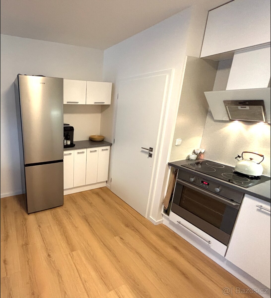 Kuchyňská linka včetně spotřebičů - 4