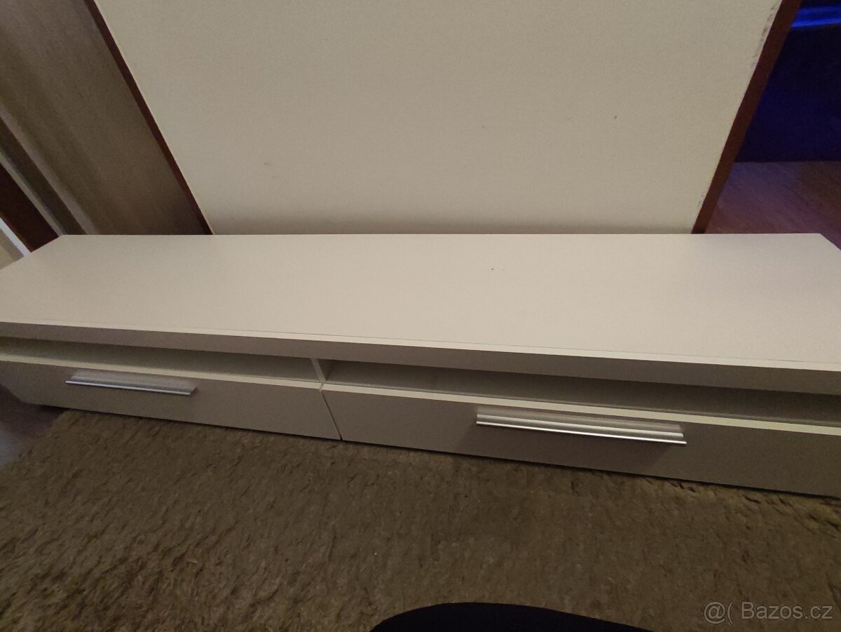 Skříňka pod TV plus stolek - 4