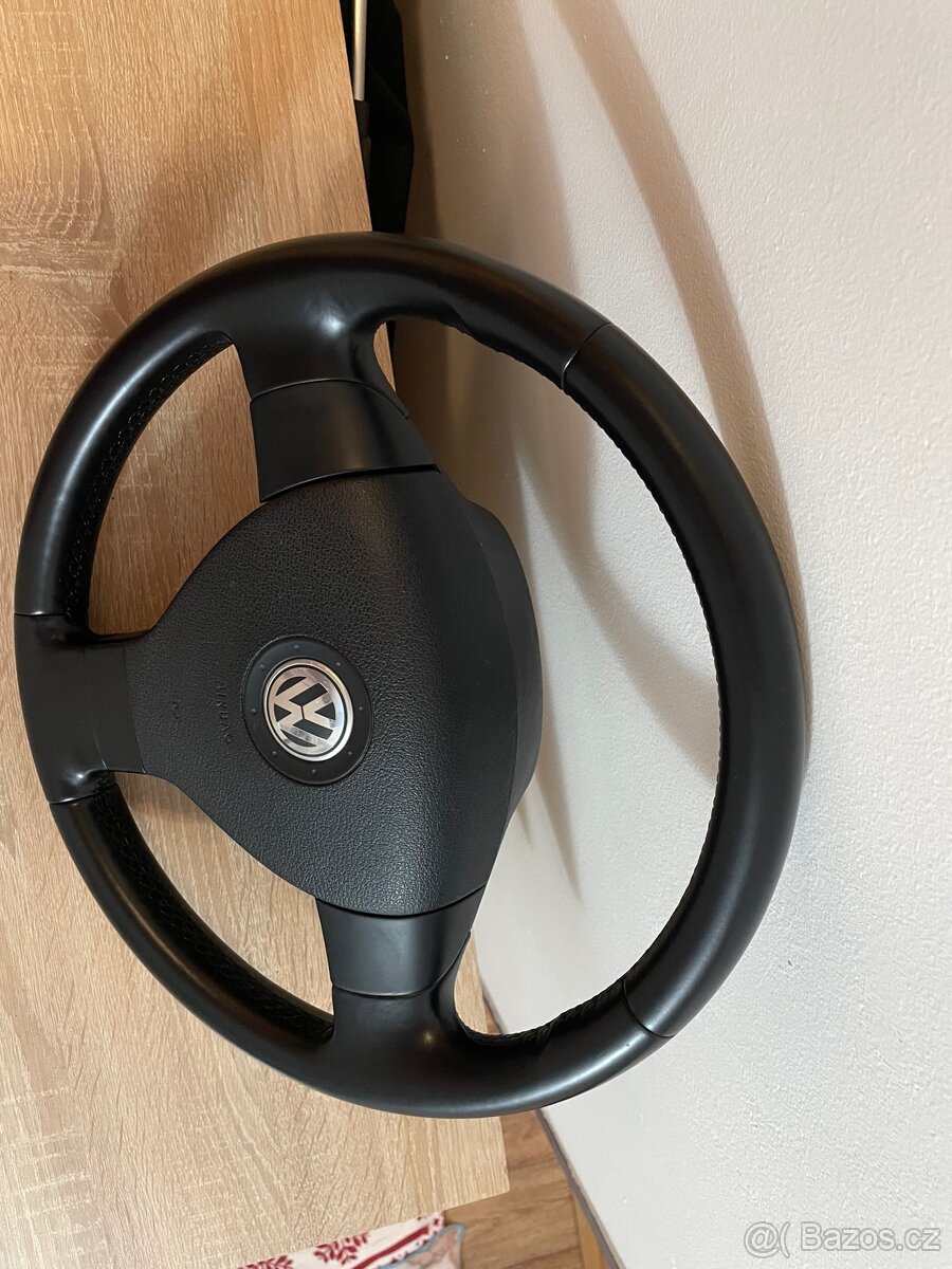 Kožený tříramenný volant VW - 4