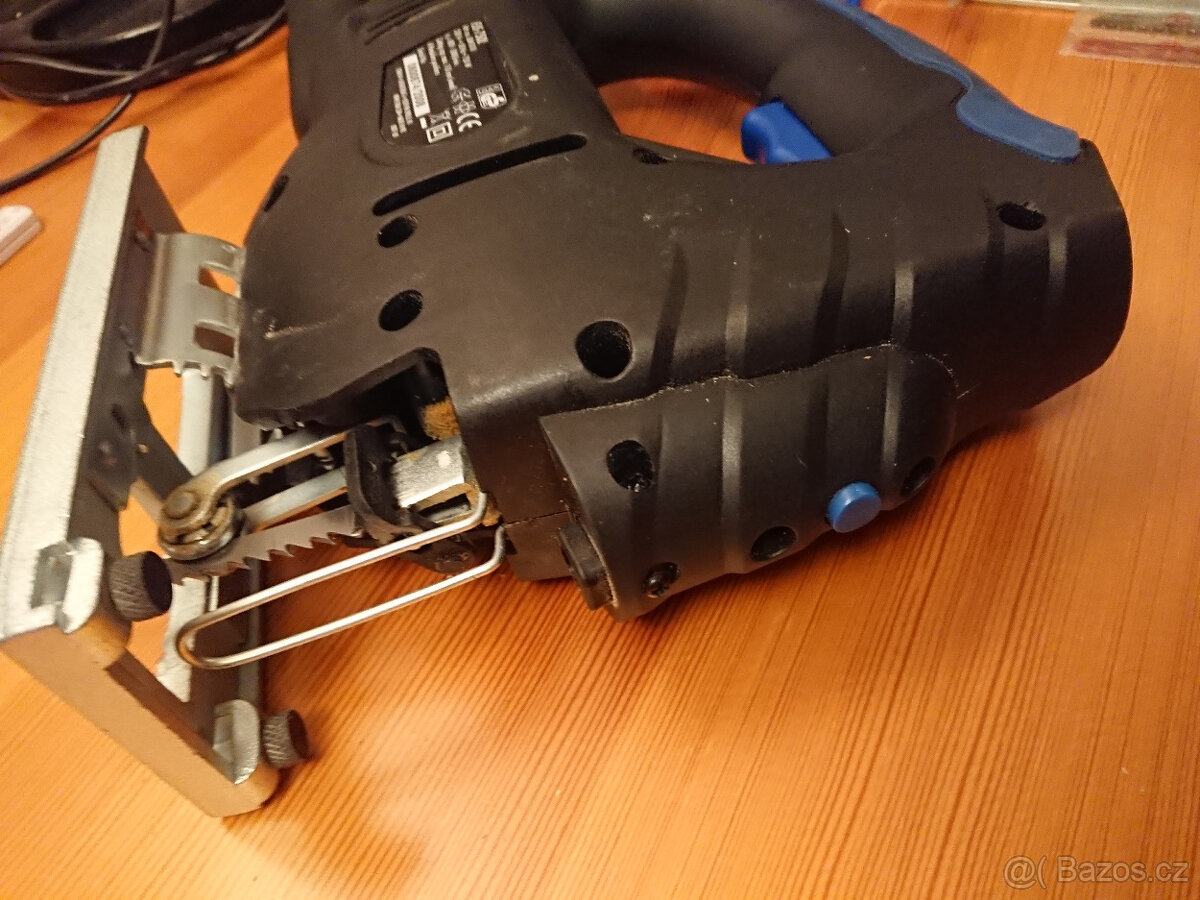 Přímočará pila Ferm 750W s laserem - 4