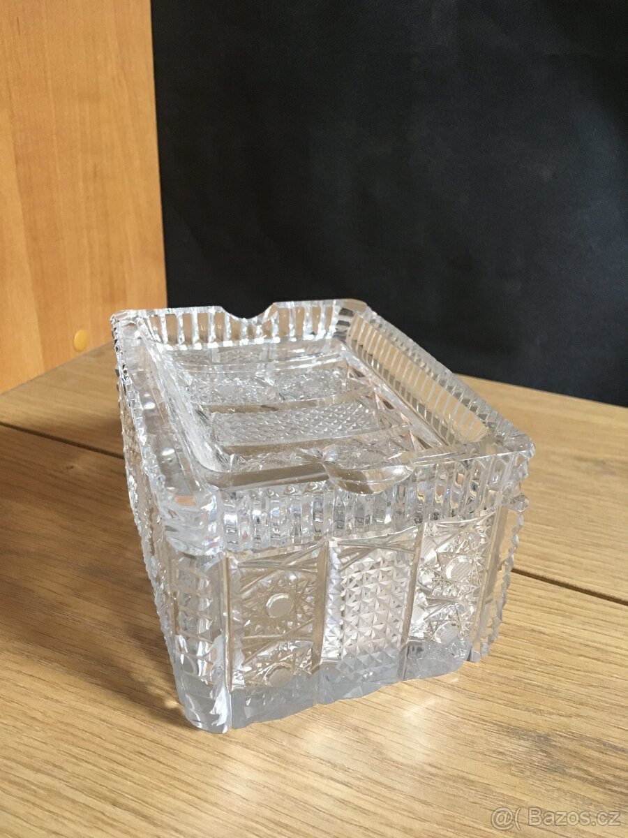 Broušená dóza s víčkem - 4