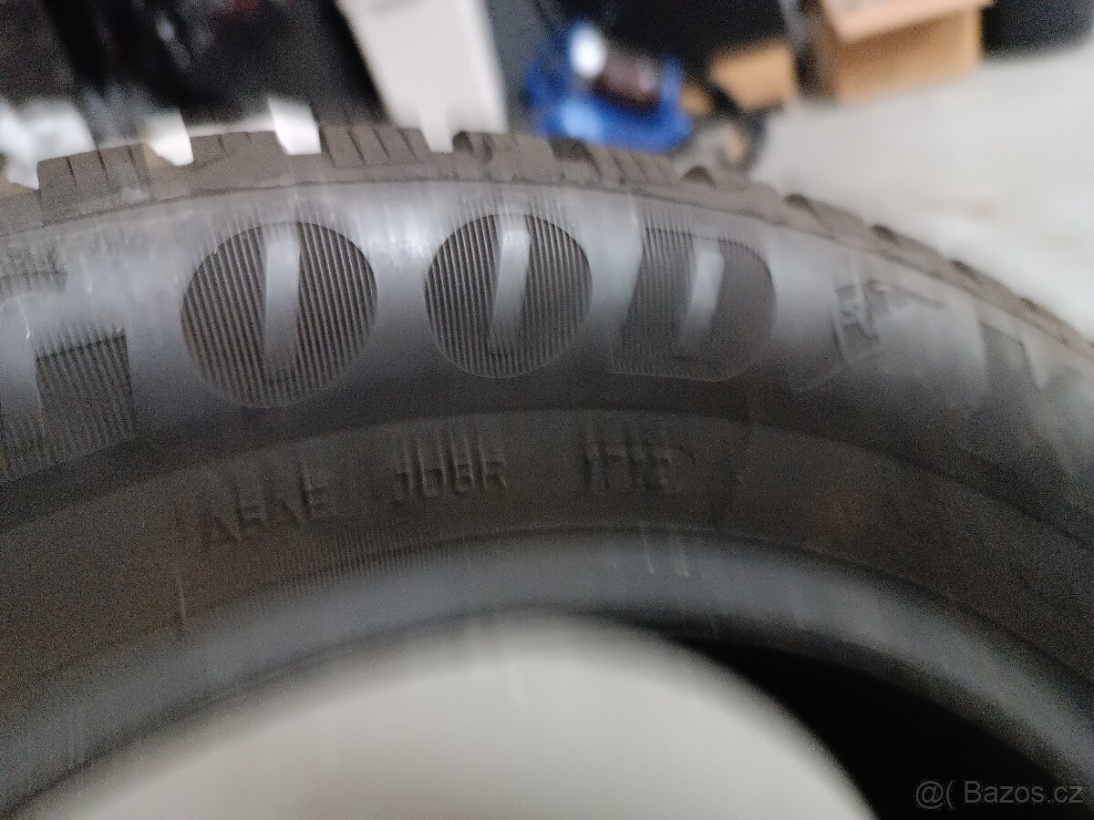 195/65/15 zimní good year - 4