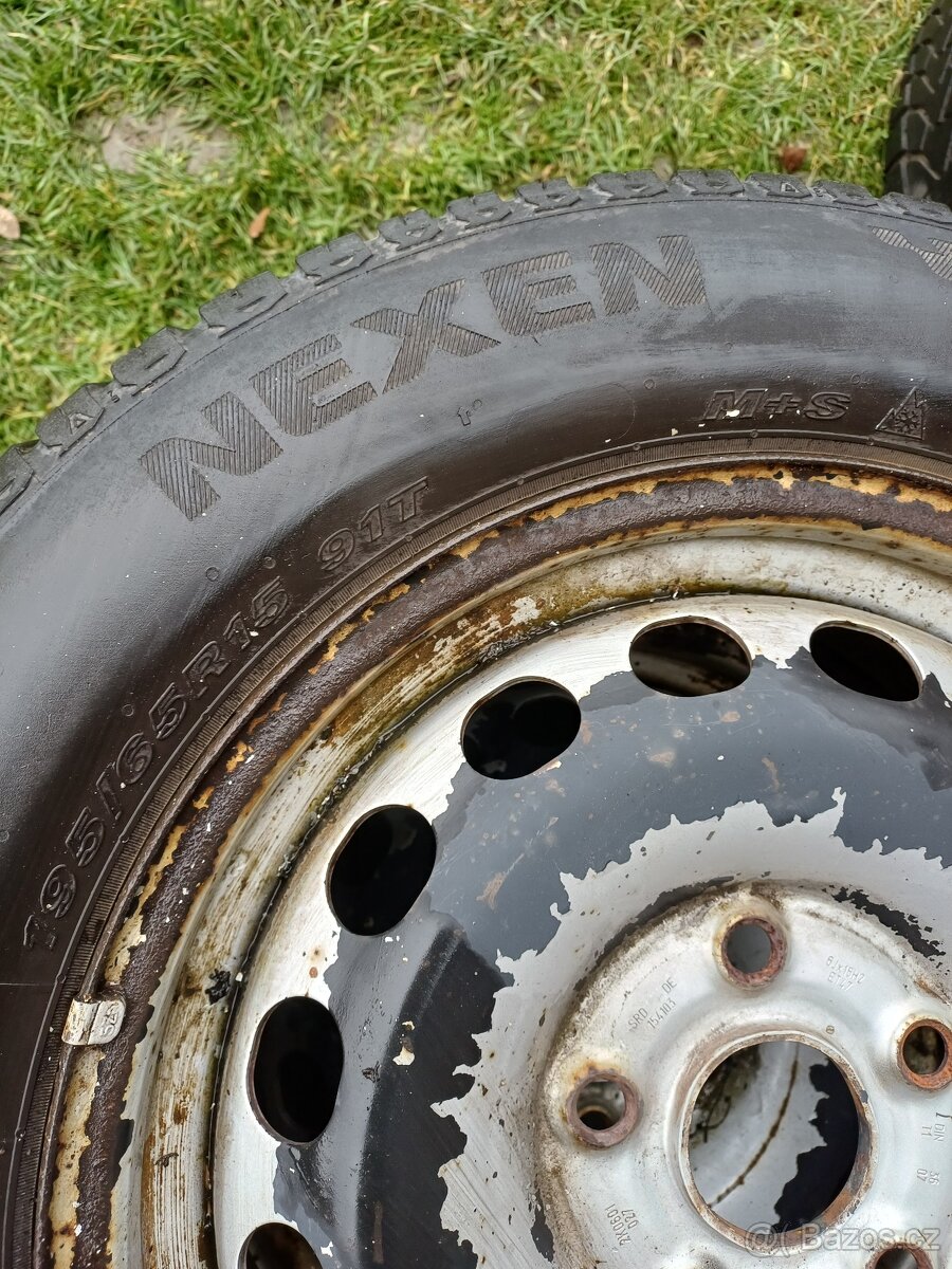 Prodám sadu zimních pneu 195/65R15 - 4