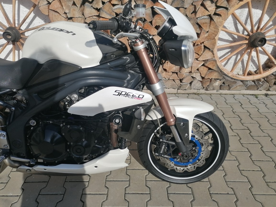 TRIUMPH SPEED TRIPLE 1050 ABS - 4