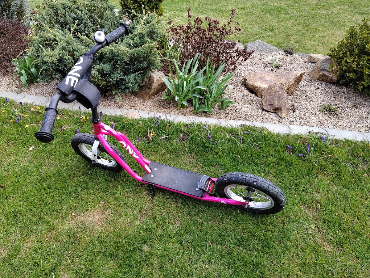 Dětská růžová koloběžka - Yedoo one - 4