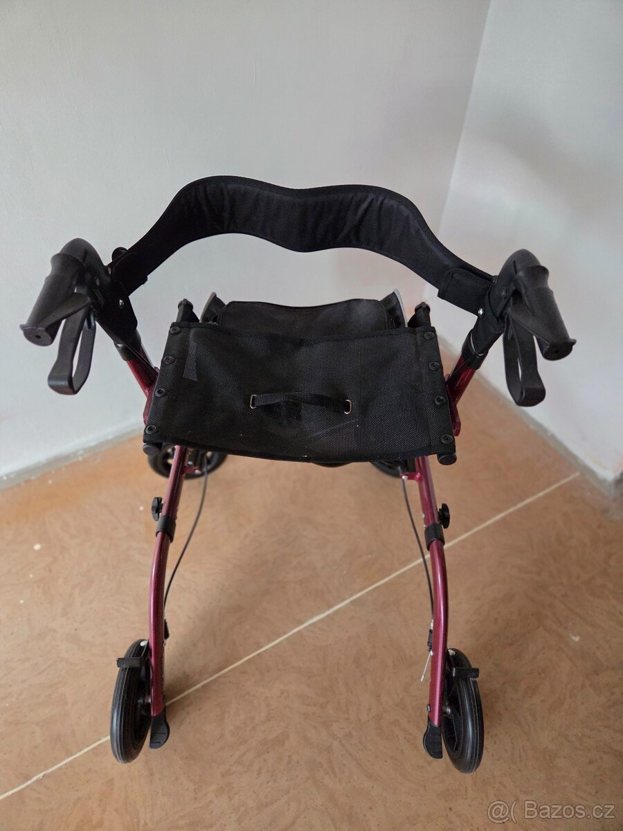 Nové skládací chodítko DMA - 4