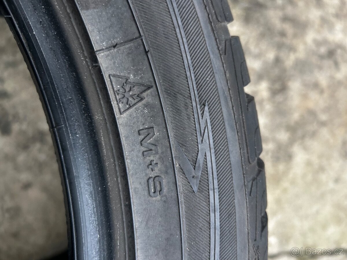 Zimní pneumatiky Goodyear 255/45R19 - 4