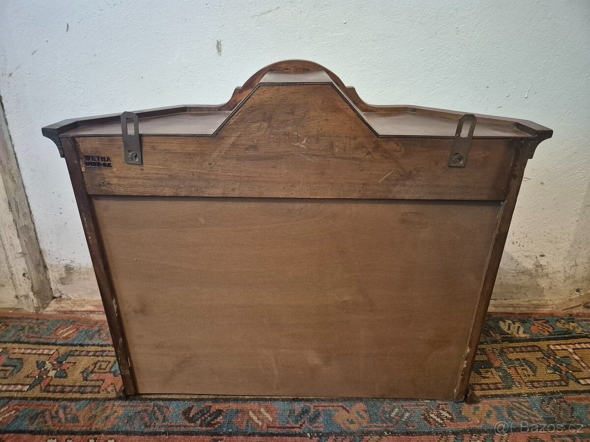 Luxusní nástěnná vitrína - ořech - 4