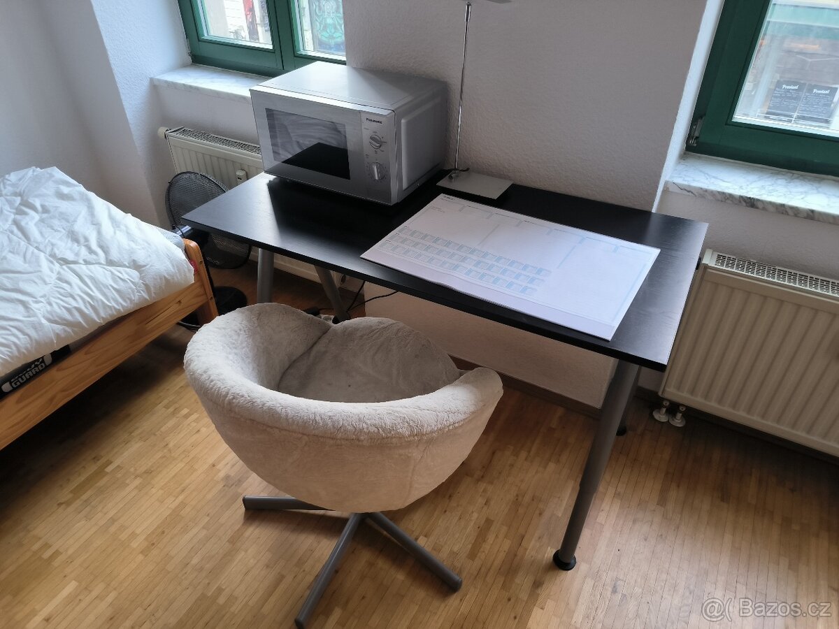 Bytový nábytek, pračka, postele , gauče , stolky , televize - 4