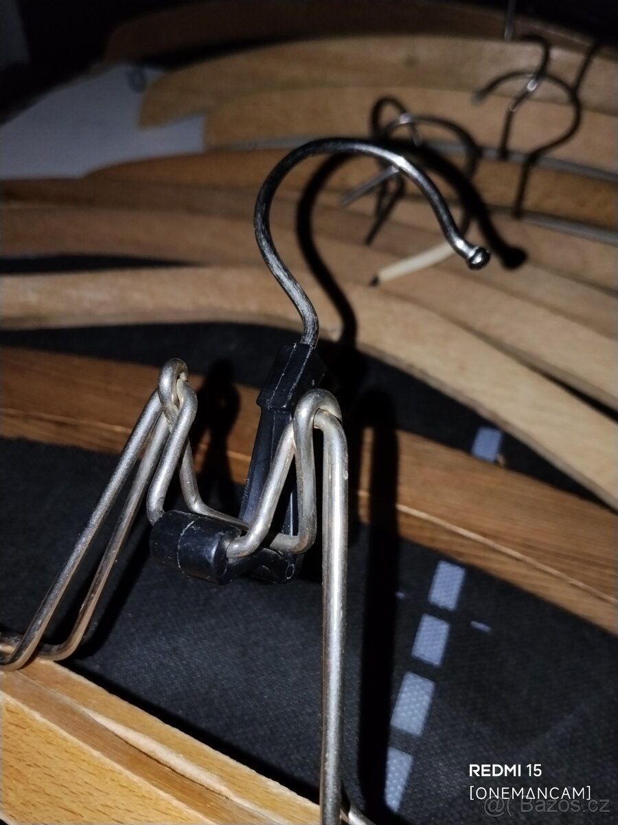 Kvalitní dřevěná ramínka - 4