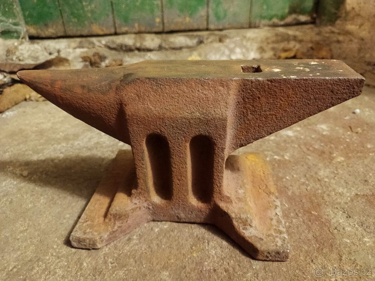 Kovadlina stará bez závad 10kg - 4