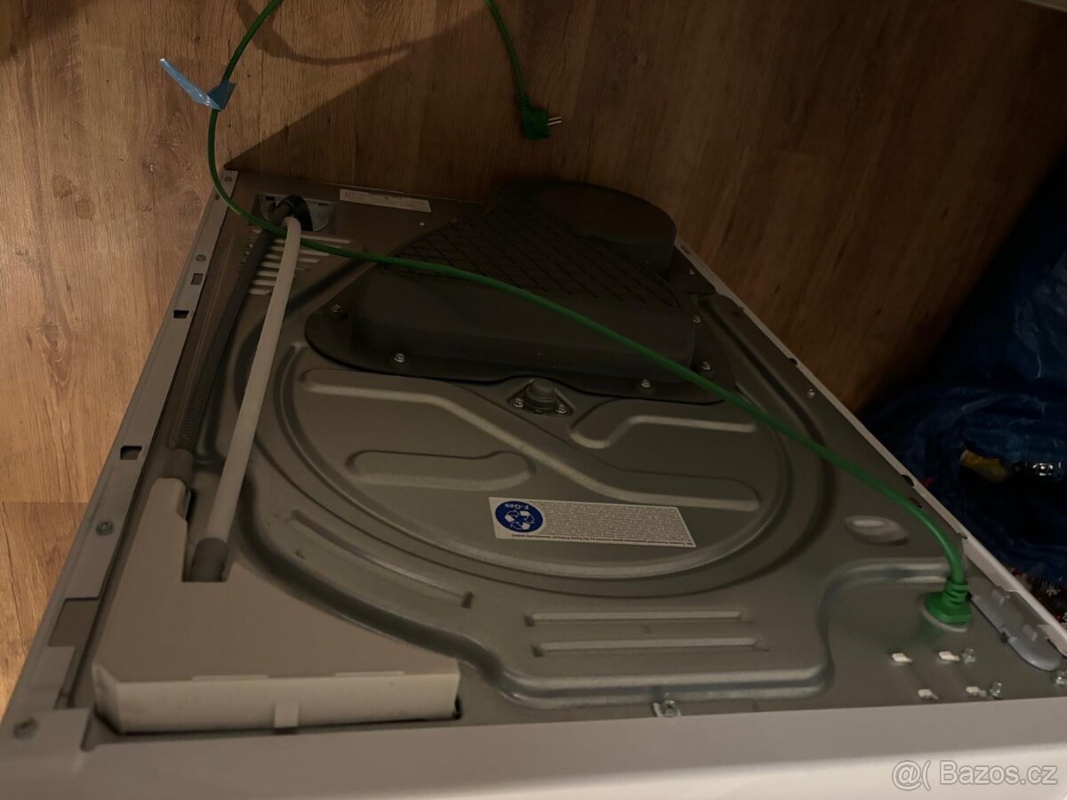 Sušička Whirlpool 6th Sense 7Kg - jako nová - 4