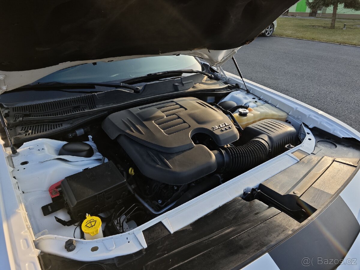 Dodge Challenger - 4