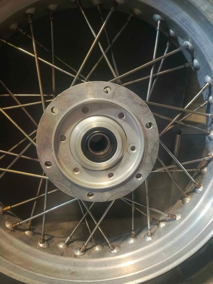 Drátěná kola na motorku - 4