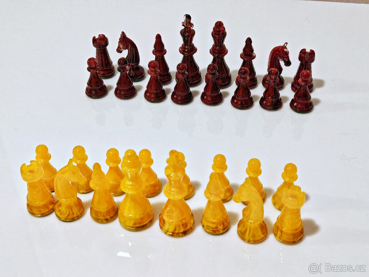 Staré plastové šachy - 4