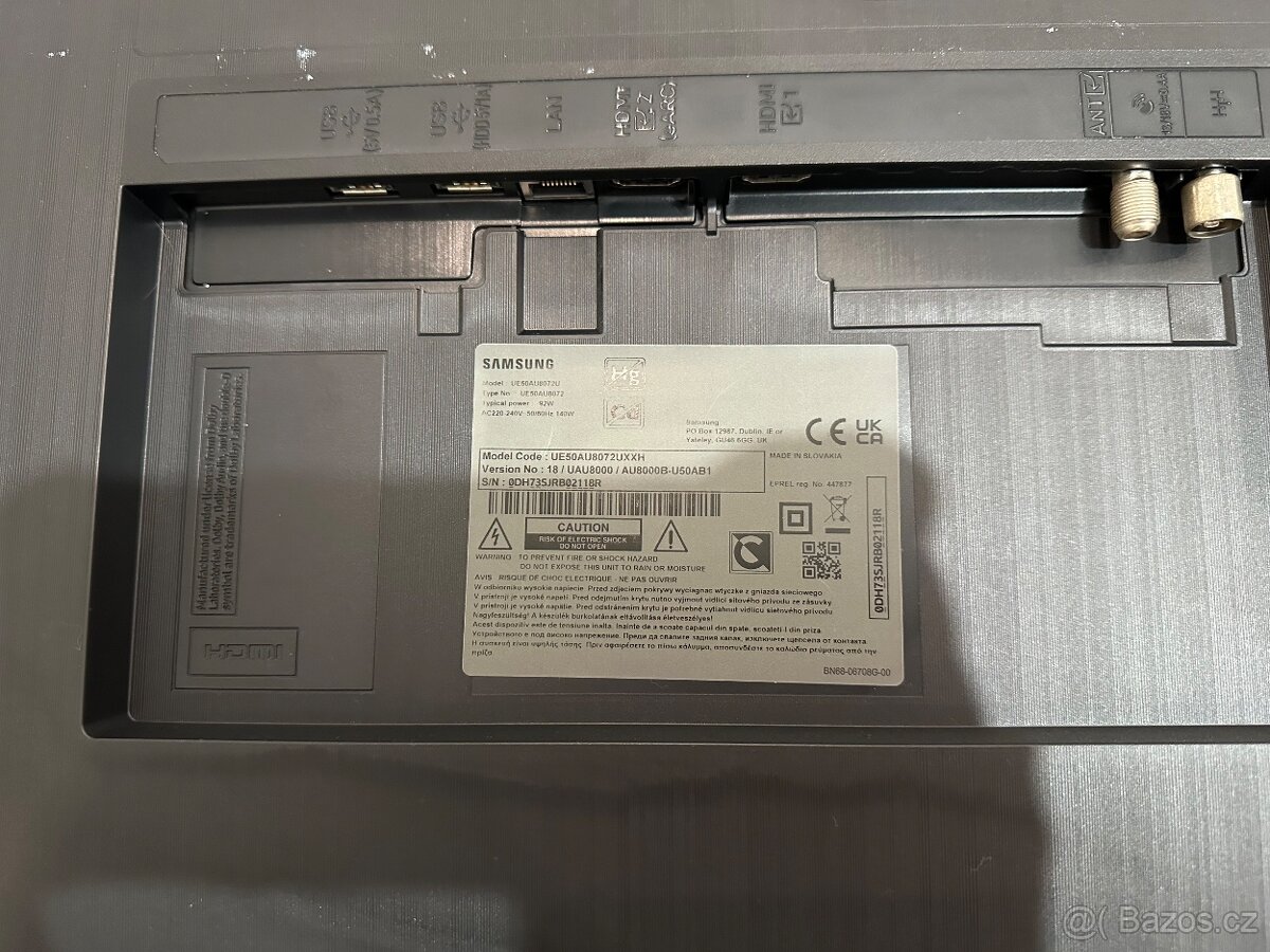 50" Samsung UE50AU8072 - 4