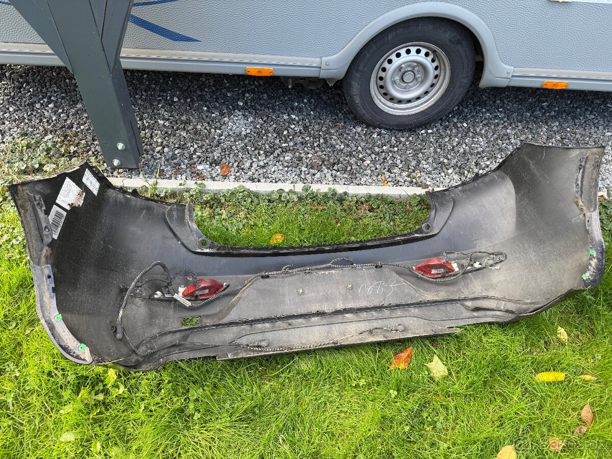 Zadní nárazník Volvo V40 - 4