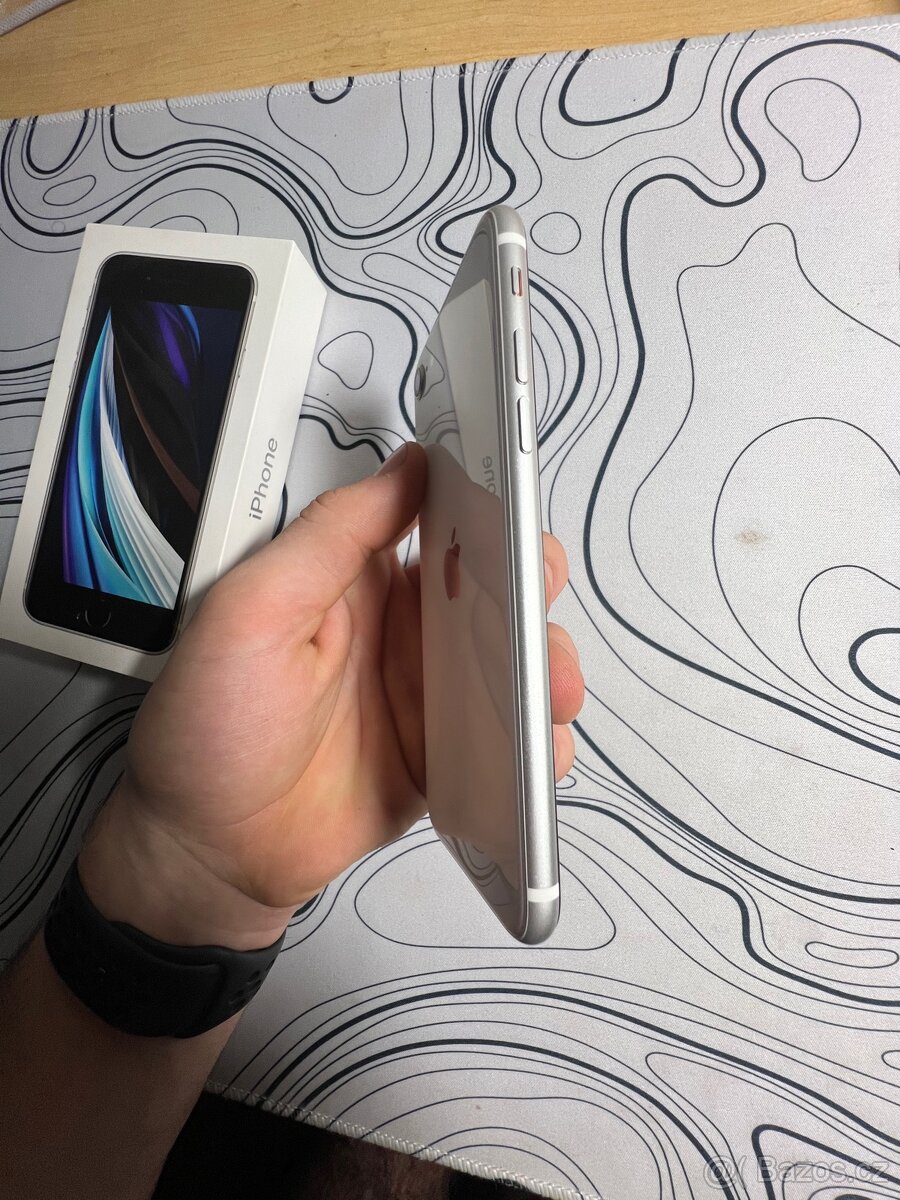 iPhone SE 2020 64GB - 4
