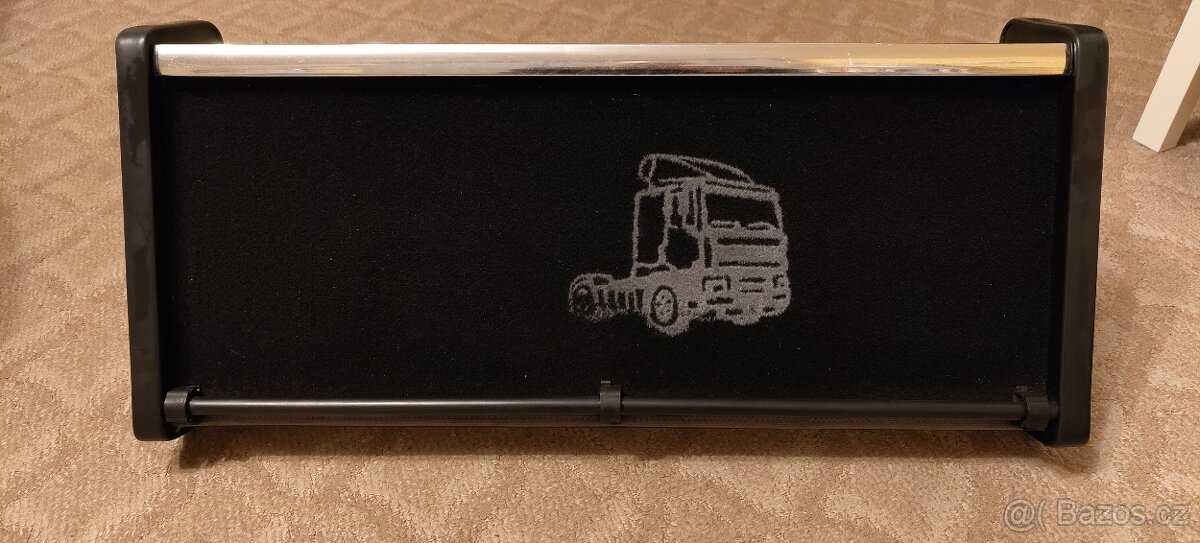 Police odkládací - 4